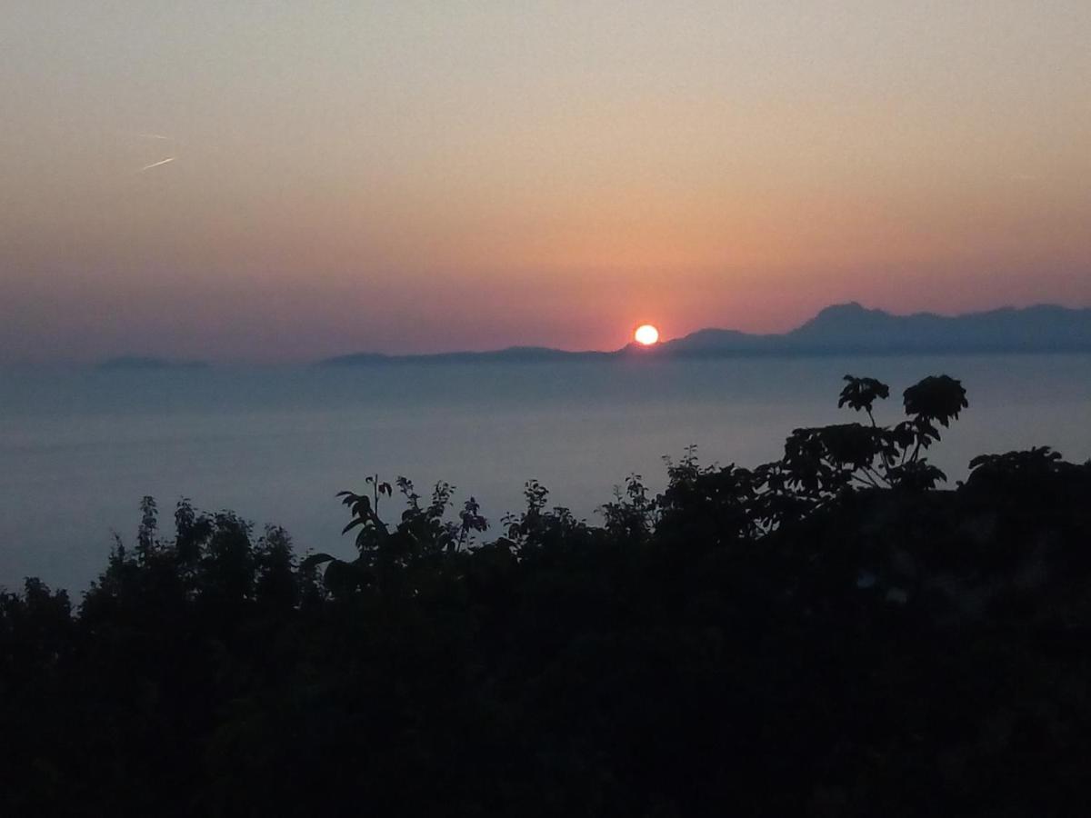Una Terrazza Sul Mare Agropoli Bagian luar foto